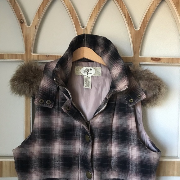 Plaid Flannel Vest - Picture 3 of 10